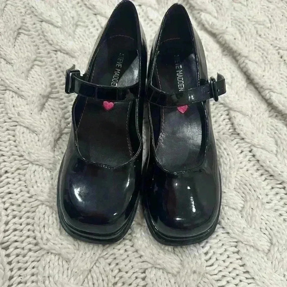 Steve Madden Other - Black shoes from Steve madden